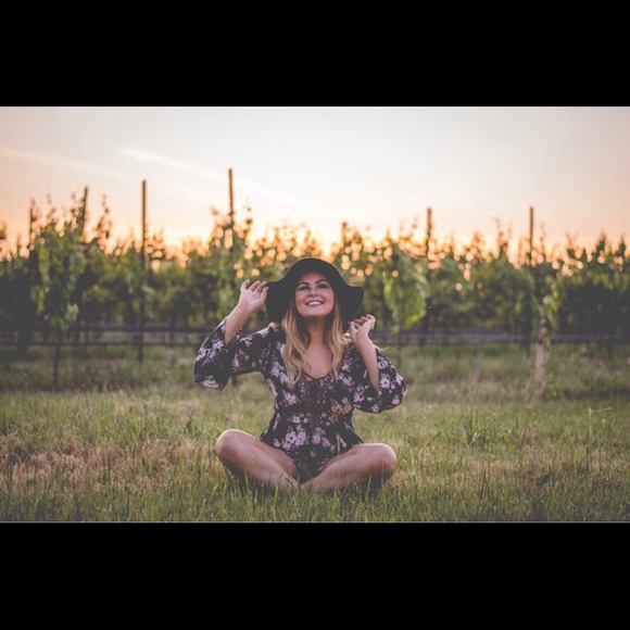 Meet your Posher, Kailey - Picture 1 of 1